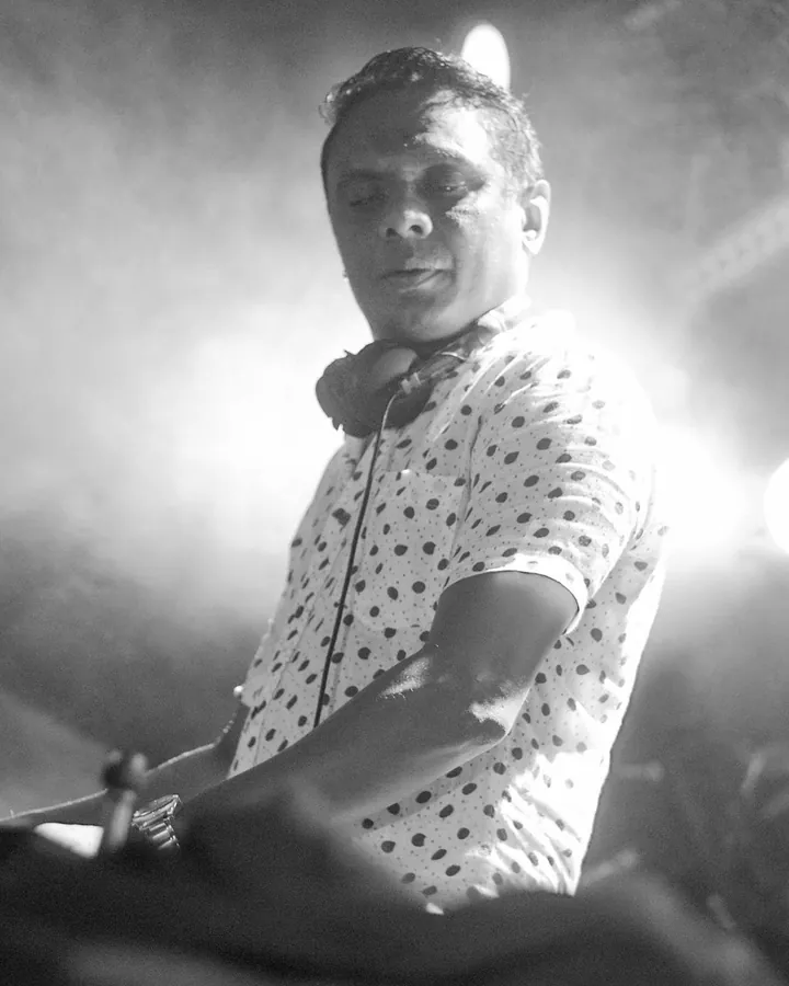 Shiyam performing behind the decks